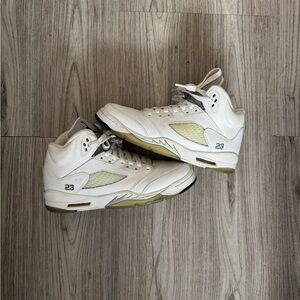 White metallic Jordan 5s size 7y